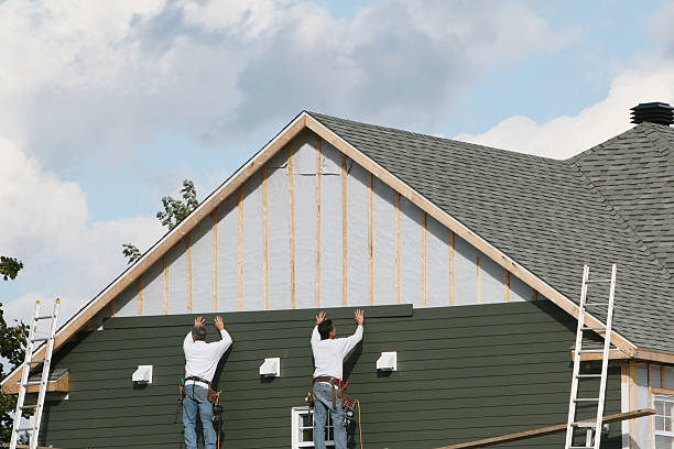 Professional Siding Contractor technician working in Piscataway, NJ